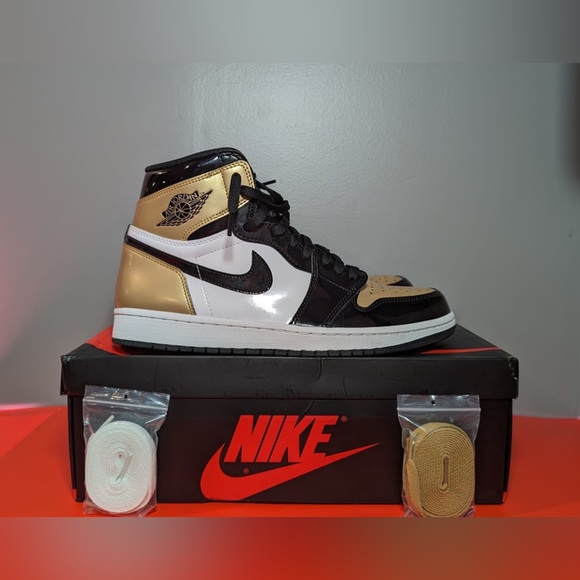Size 10 Jordan Retro High OG NRG Gold Toe 2018
